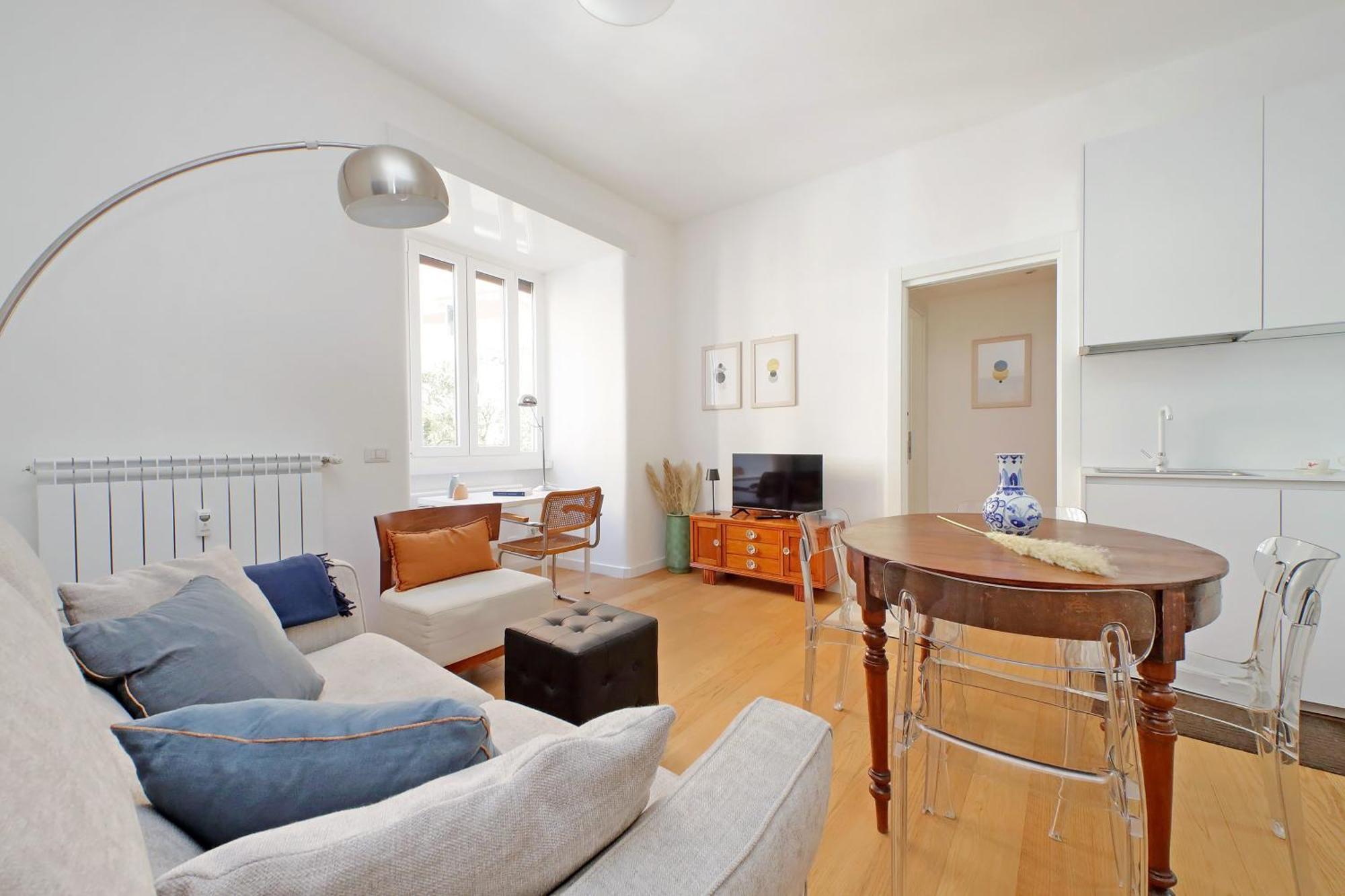 Ych-delightful Flat Near San Giovanni
