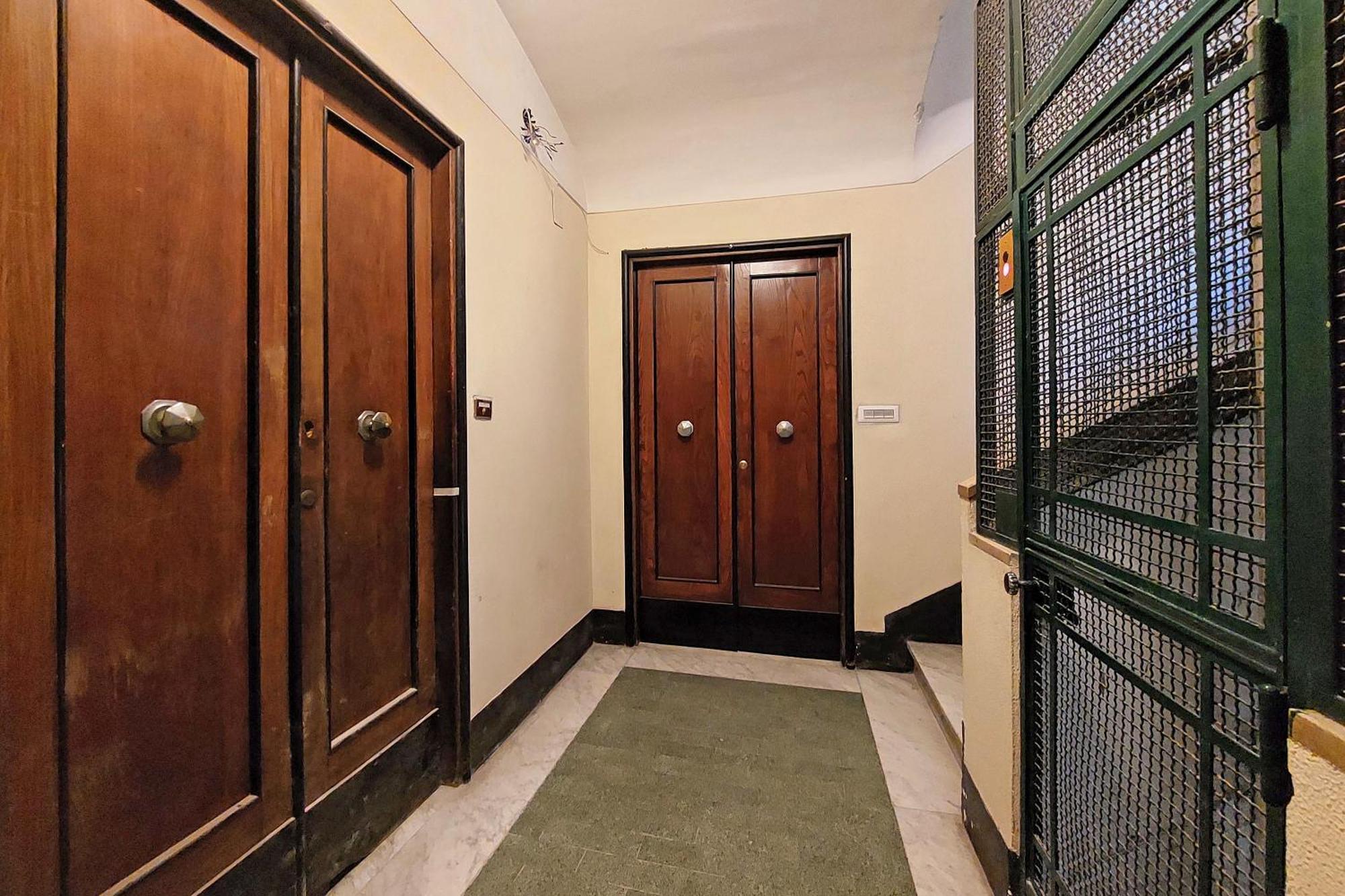 Ych-delightful Flat Near San Giovanni *