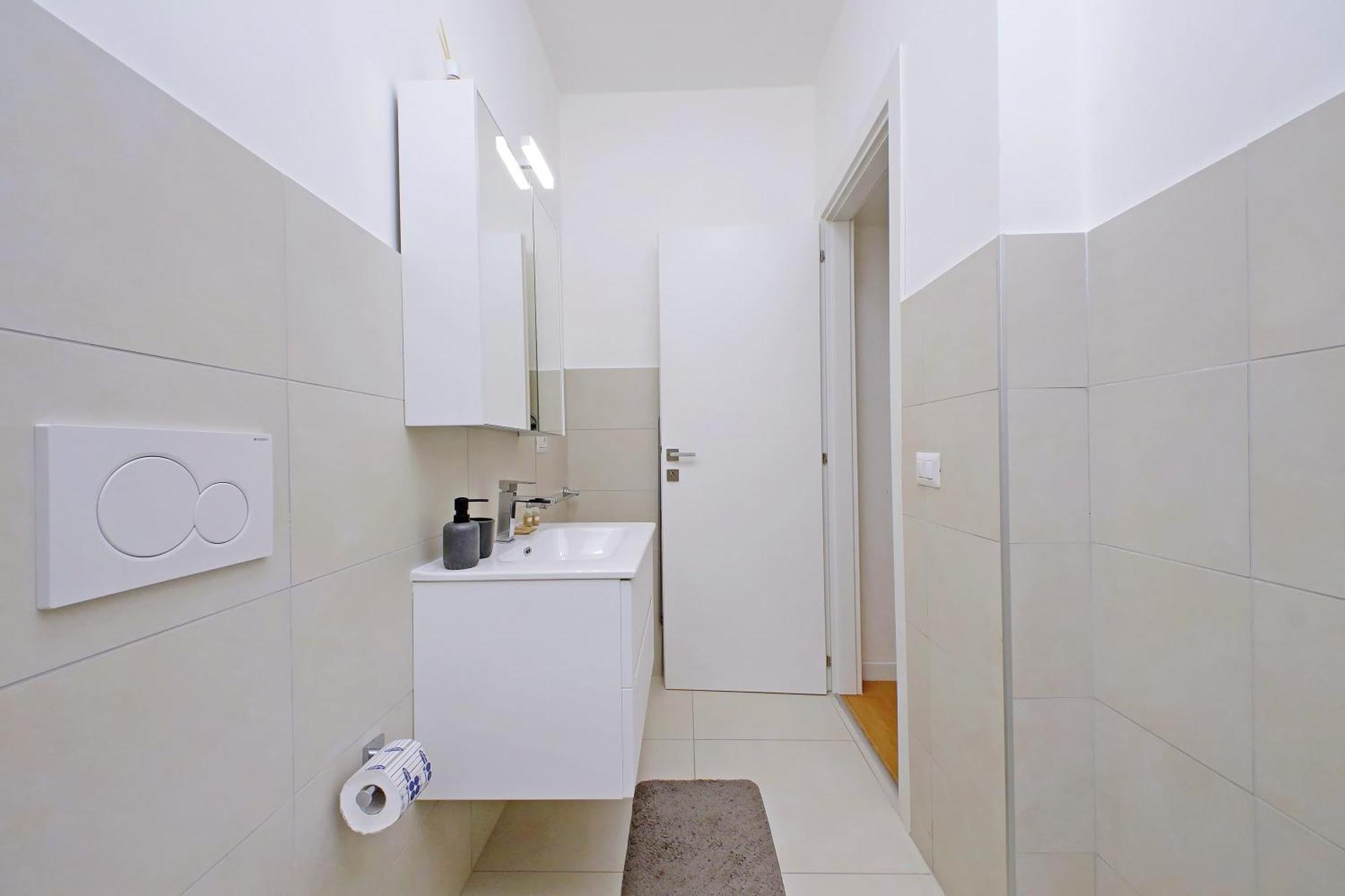 Ych-delightful Flat Near San Giovanni Apartment *