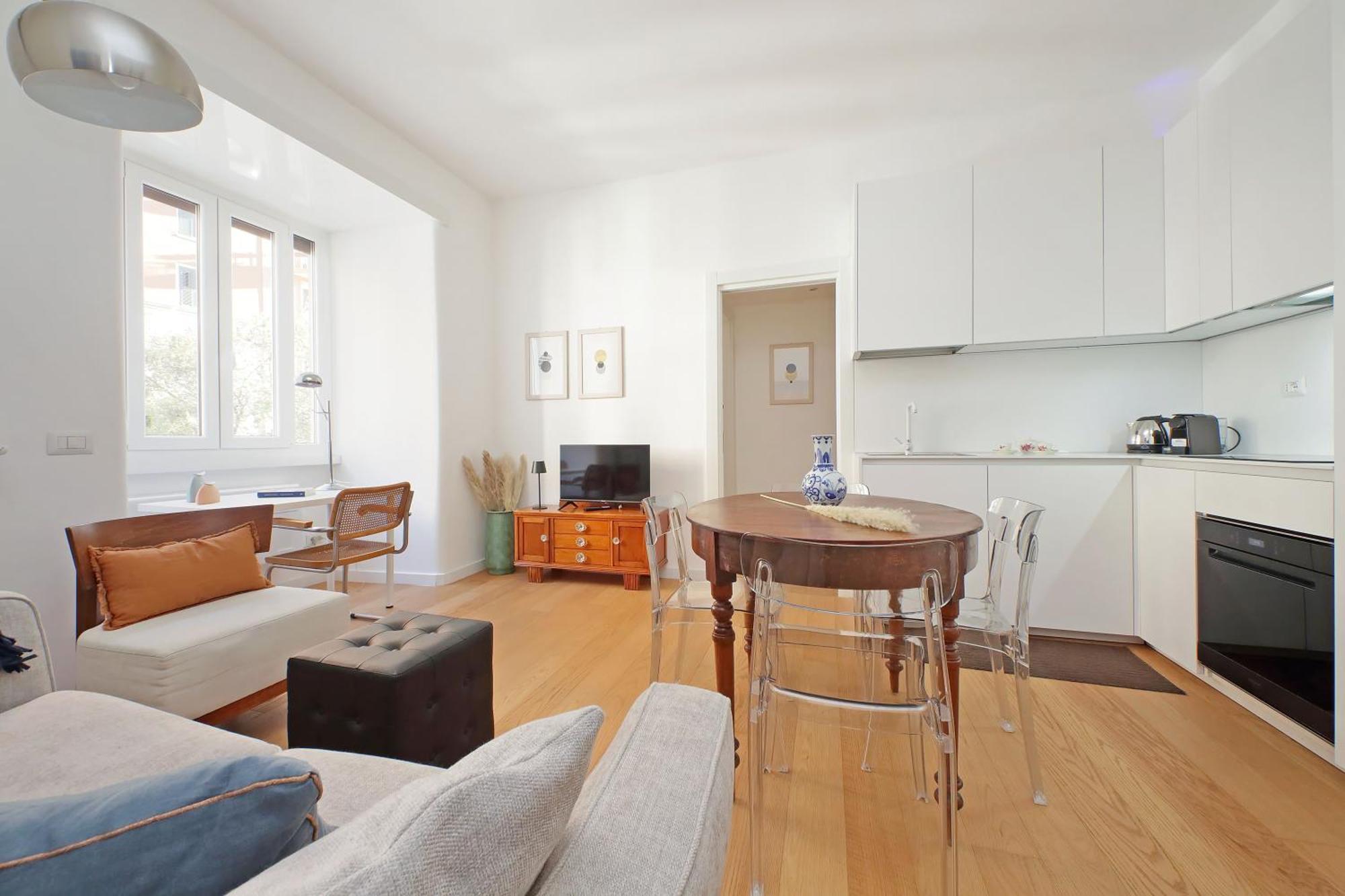 Apartment Ych-delightful Flat Near San Giovanni