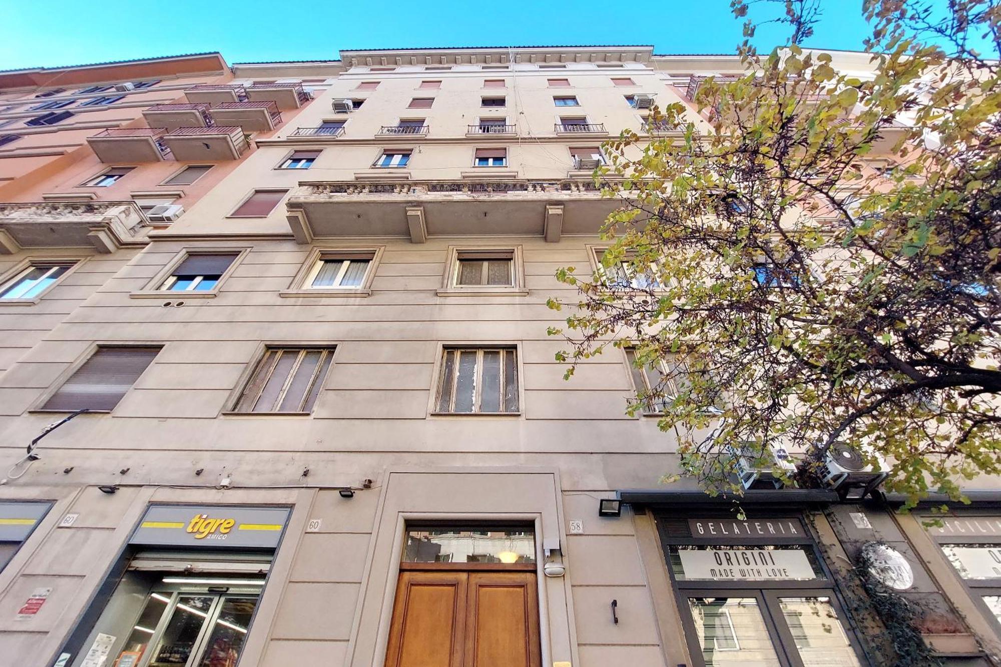Apartment Ych-delightful Flat Near San Giovanni Rom